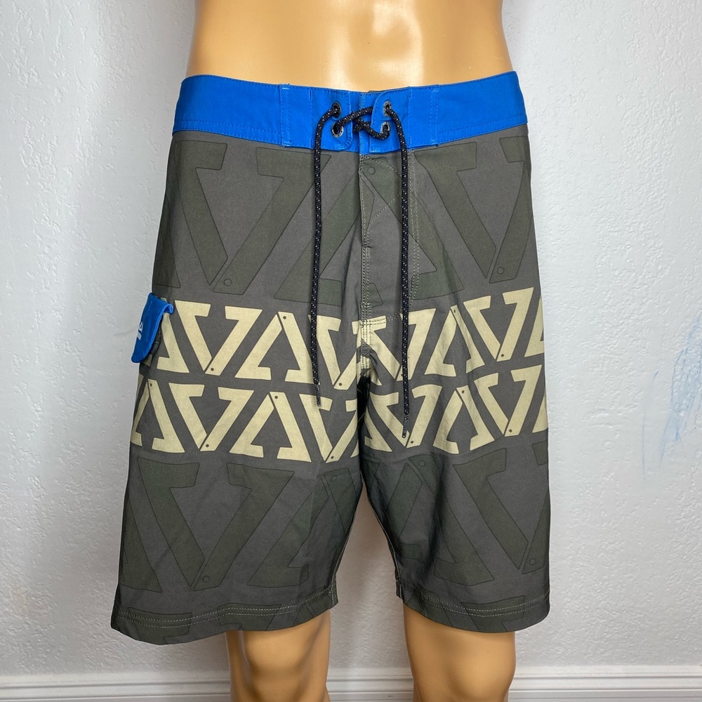 Vissla Wago 9” Boardshorts Mens Size 33 Green Blue Swim Trunks